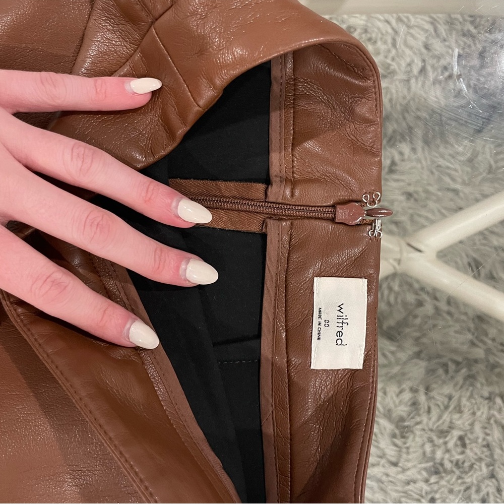 Aritzia Wilfred brown mini skirt in size 00